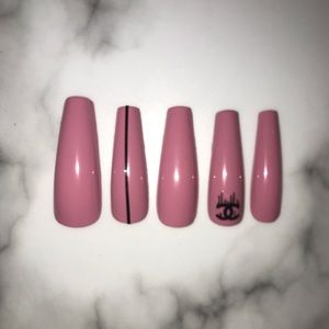 GEL- MUAVE/BLACK press on nails